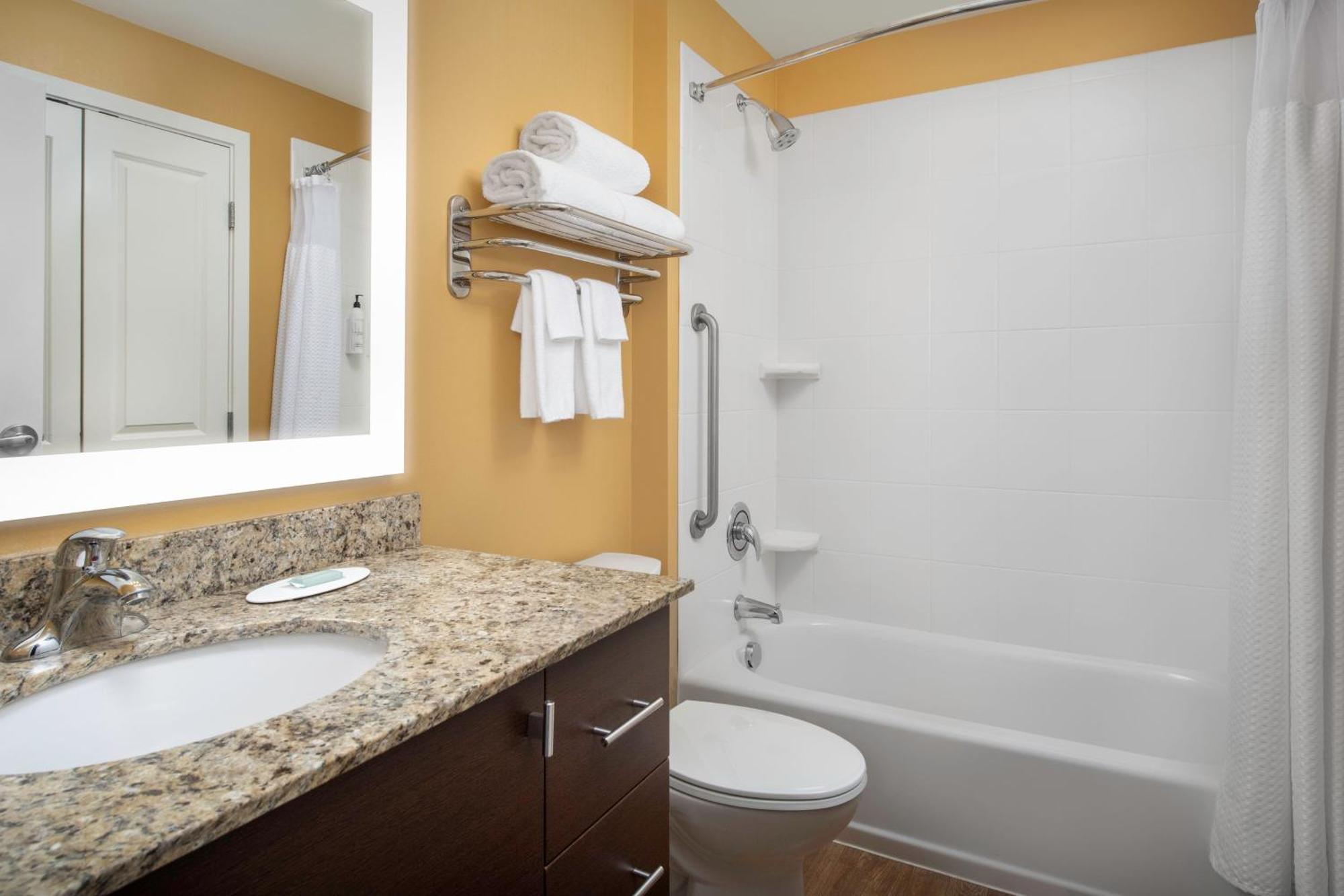 Towneplace By Marriott Suites Portland Vancouver Evergreen Bagian luar foto