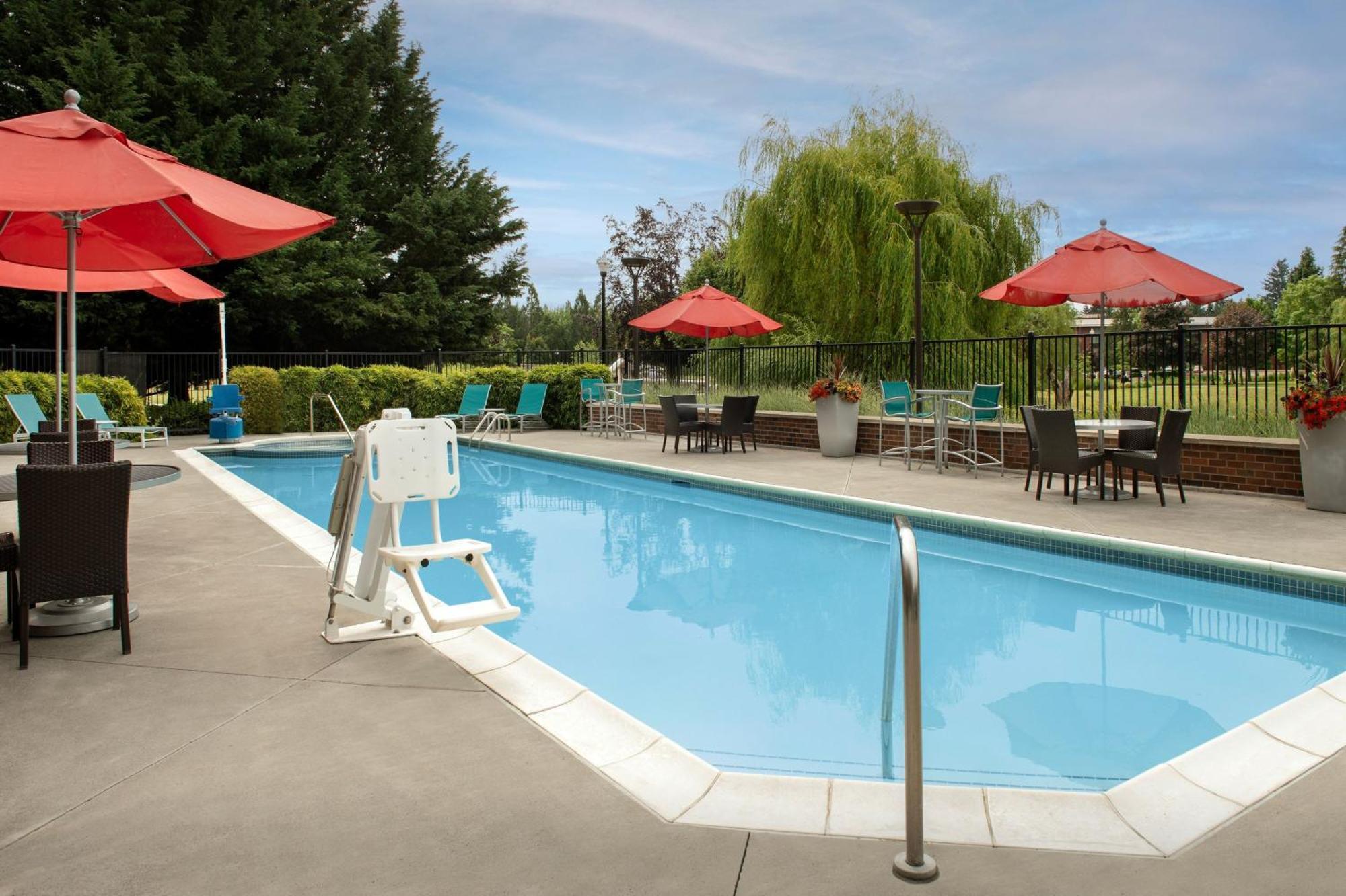 Towneplace By Marriott Suites Portland Vancouver Evergreen Bagian luar foto
