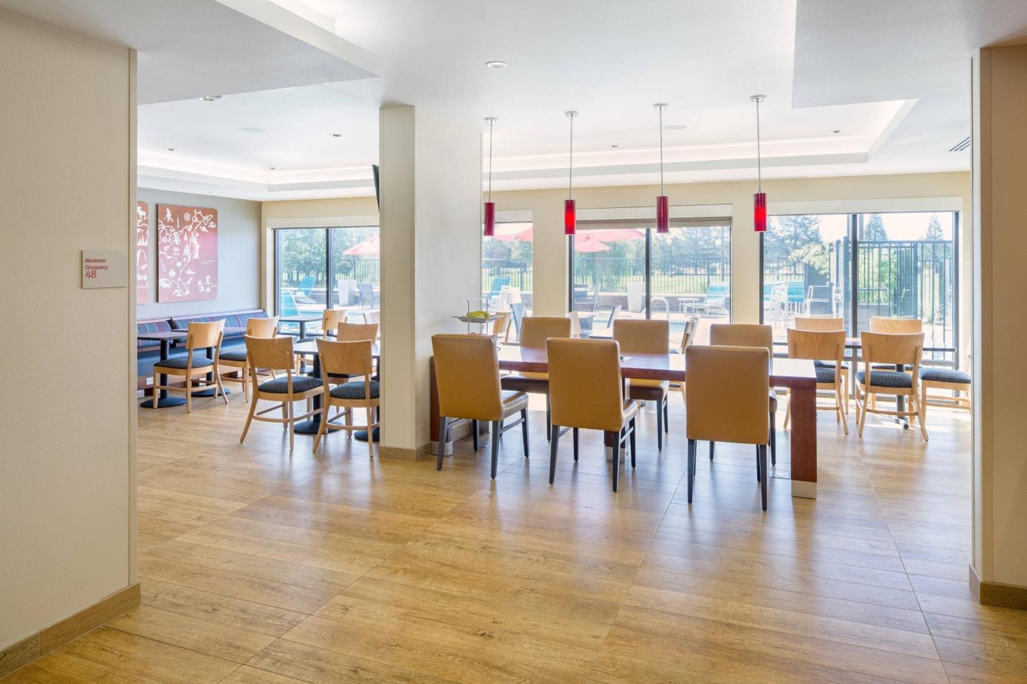 Towneplace By Marriott Suites Portland Vancouver Evergreen Bagian luar foto
