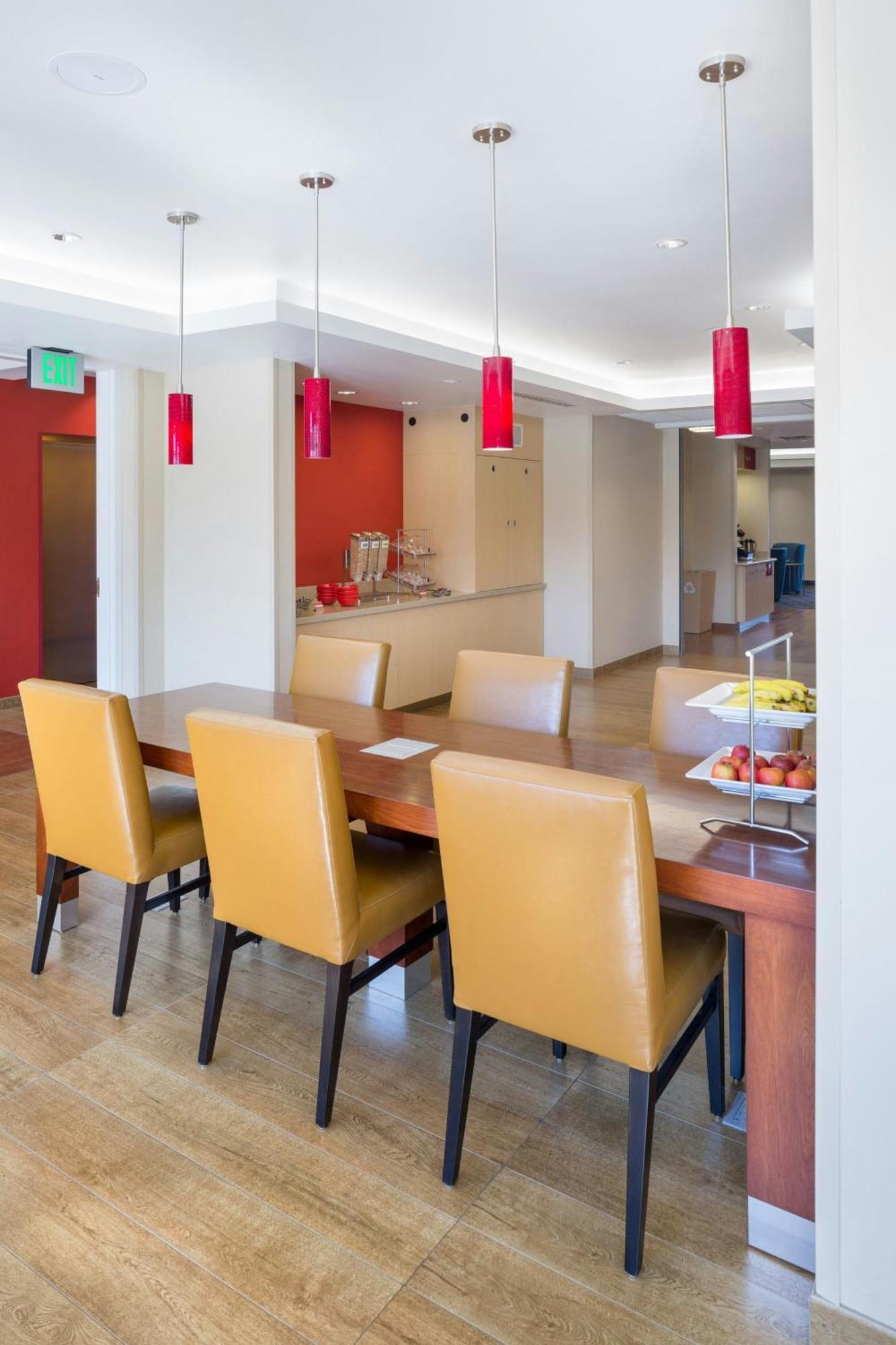Towneplace By Marriott Suites Portland Vancouver Evergreen Bagian luar foto