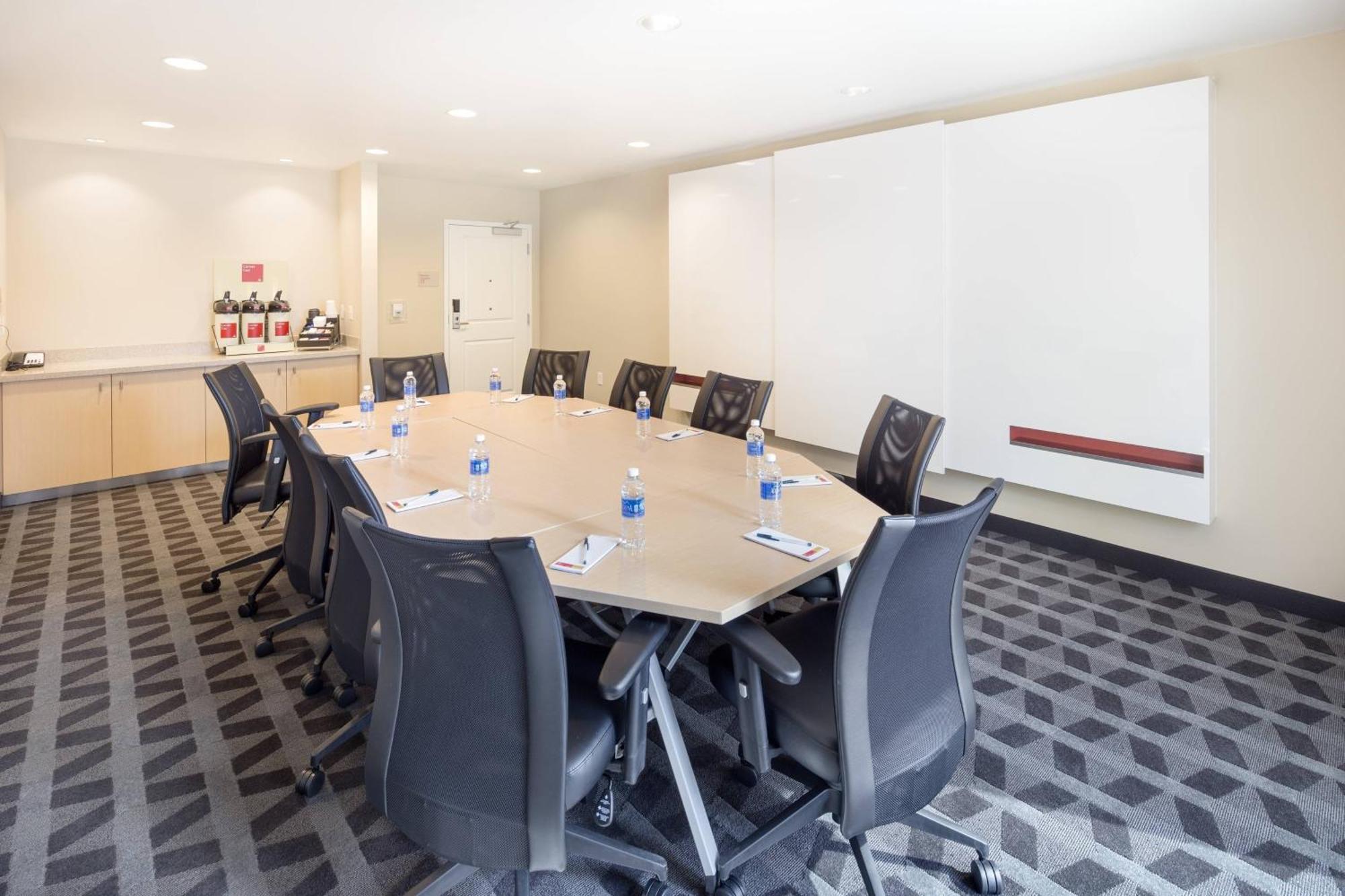 Towneplace By Marriott Suites Portland Vancouver Evergreen Bagian luar foto