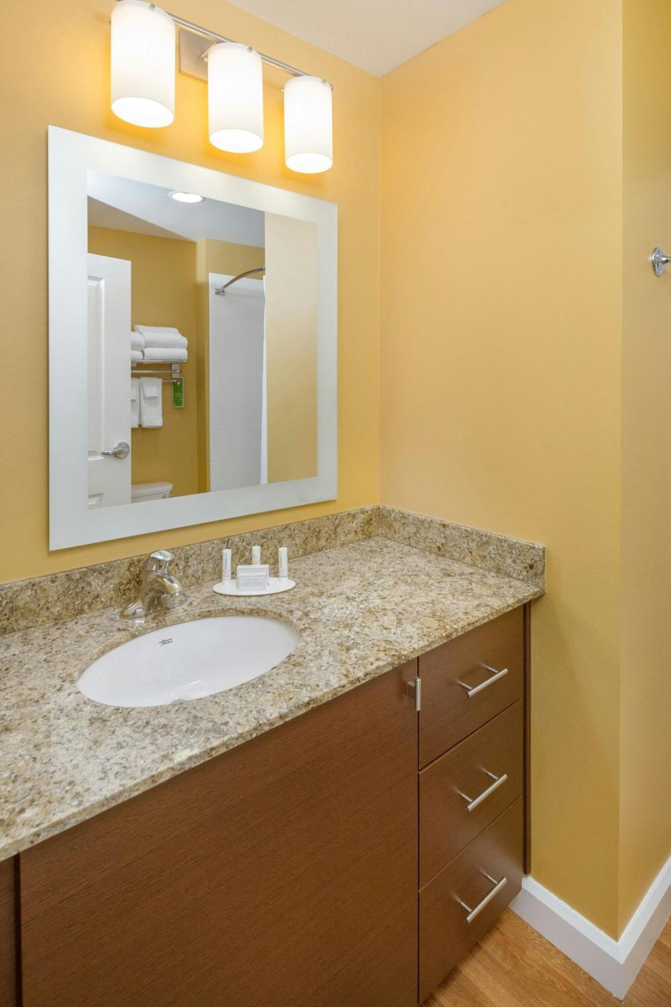 Towneplace By Marriott Suites Portland Vancouver Evergreen Bagian luar foto